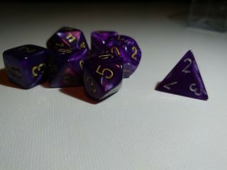 Chessex Velvet Purple Mixed 7 - Die Set.  Mostly With Gold.  D4 Is Silver