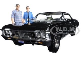 Boxdented 1967 Chevrolet Impala Supernatural With Figures 1/18 Greenlight 19021