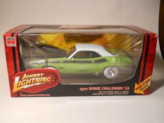 Johnny Lightning - White Lightning - 1/24 Scale - 1970 Dodge Challenger T/a - Box