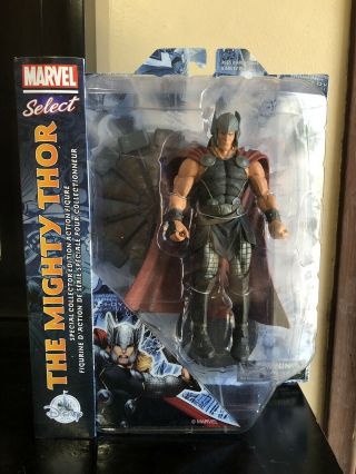 Disney Store Ex.  Diamond Select Marvel Select The Mighty Thor Spinning Hammer
