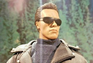 Sideshow - 1/6 Scale (12 ") Terminator - T2 - T - 800 Arnold Schwarzenegger Figure