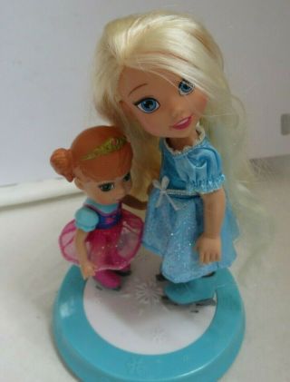 Frozen Young Elsa Anna Ice Skating Rink Girls Doll Toy Collectible Figures 6 "