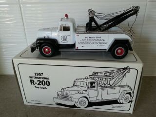 First Gear 1:34 1957 International R - 200 White Route 66 Highway Patrol Tow Truck