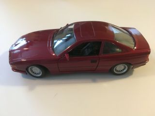 Maisto 1:18 Scale Red 1990 BMW 850i Coupe E31 Diecast Model Car 2