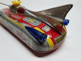 TIN METAL SPACESHIP TOY CAR VINTAGE BATTERY OPERATED Non 3