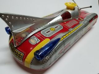 TIN METAL SPACESHIP TOY CAR VINTAGE BATTERY OPERATED Non 4