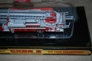 Code 3 Collectibles Chicago Fire Department Backdraft 1972 Mack CF Rear Mount 4