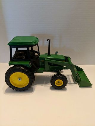 Ertl Diecast Farm Toy Tractor 1/16 Scale John Deere 2755 With Loader Bucket