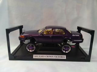 Purple Motor Max 1:18 2001 Ford Crown Victoria Hi - Riserz Diecast