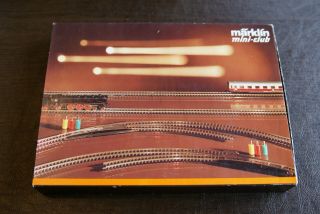 Marklin Z Scale 8193 Station Track Extension Set T2 W/powered Turnouts