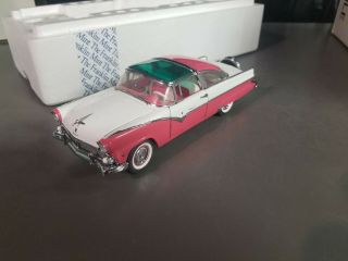 1955 Ford Fairlane Crown Victoria Skyliner Rose Franklin 1:24 W/clamshell