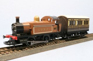 Hornby Oo Scale Powered Lswr 0 - 4 - 0 Tank Engine 726 & Coach Car