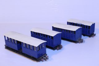 009 / Hoe Kit Built Blue Coaches X 4