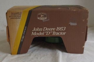 Vintage Ertl John Deere Model D Tractor w box NOS 5