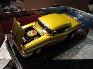 100 Hot Wheels Collectibles 1/18 Custom ' 57 Chevy Car Yellow w/Flames bel - air 4