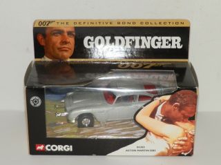 James Bond 007 " Goldfinger " Sean Connery Aston Martin Db5 Corgi