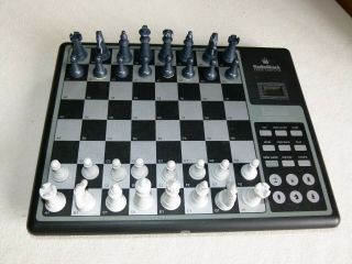 Radio Shack Companion Chess Computer 60 - 2216 Great 64 Levels