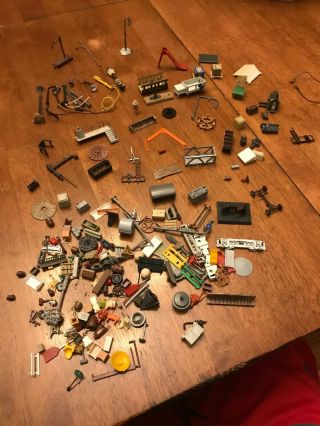 Various Ho Scale N,  O Or G Scale Model Trains Junkyard Accessories Street Lights