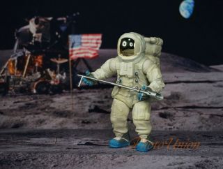 Apollo 11 Lunar Landing Space Astronaut Neil Armstrong 1:18 Figure Model K1176 B