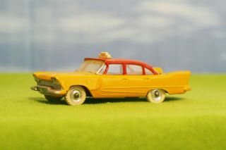 Dinky Toys 265 - Plymouth Plaza Taxi - Orange/rd Vintage Classic Car