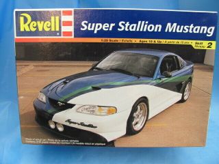 Revell Stallion Mustang 85 - 2571 1:25 Scale Kit " Read "