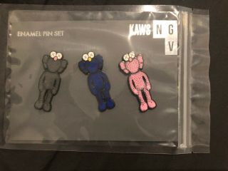 Kaws X Ngv Exclusive - Bff Pins Set (3 Pins - Pink,  Blue,  Grey)