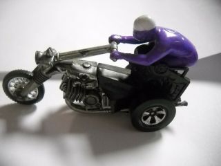 Vintage Hot Wheels Rrrumblers Chopping Chariot Motorcycle With Purple Rider