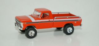 Custom Lifted 1975 Ford F - 100 Pickup Truck 4x4 1/64 Scale Dcp Diecast Greenlight