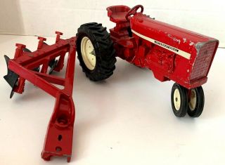 Ertl 1/16 International 3088 Red Tractor W/720 Series 3 Bottom Red Plow 1980s