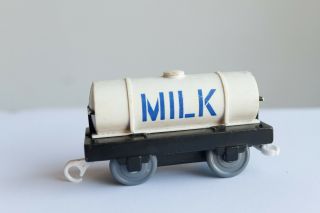 TOMY Thomas the Train Trackmaster Milk Car Tanker 2