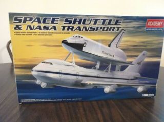 Academy Model Lit Space Shuttle & Nasa Transport 1/288 Scale 1640