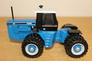 1/32 Ford 1156 Versatile 4wd 1990 Parts Mart With Duals