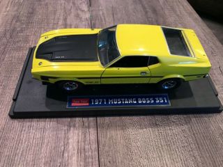Sun Star 1971 Ford Mustang Boss 351 Mach 1 Yellow 1:18 Scale Diecast Model Car