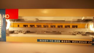 Walthers Ho Scale Denver & R.  Grande 64 Seat Coach