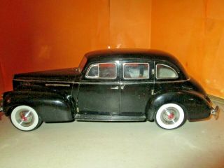 Signature Models 1938 Packard 1:18 Diecast No Box