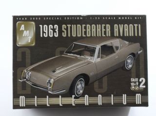 1963 Studebaker Avanti Year 2000 Special Edition Amt 1:25 Model 30268 Open Box