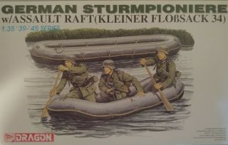 1:35 German Sturmpioniere W/assault Raft (kleiner Flobsack 34) By Dragon