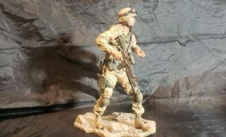 McFarlane ' s Military Army Desert Infantry Series Debut Loose Detail 2005 5