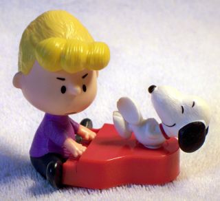 2015 Peanuts Snoopy Laying On Schroeder 