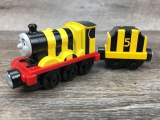 James Busy Bee Bumble Bees Thomas & Friends Take - N - Play & Along Train Die - Cast