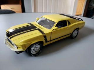 Ertl 1970 Ford Mustang Boss 302 Grabber Yellow 1:18 American Muscle Car Die Cast