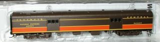 N Scale Walthers Illinois Central Baggage Car - 932 - 55106