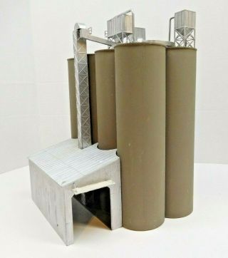 Unknown Brand (walthers ??) Ho Scale Grain Silos Building