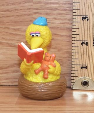 Muppets Applause Sesame Street " Big Bird Reading In Nest " Pvc Figure Only Read