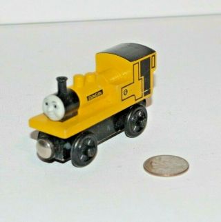 Thomas & Friends Wooden Railway Train Tank Engine - Duncan - 2002 Guc - Yellow
