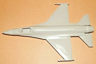 Revell - Monogram 1/48 Scale F - 16 Fighting Falcon Plastic Model Airplane Kit 2
