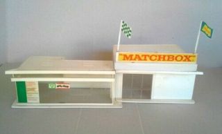 Matchbox Service Station Lesney - G - 1 Not Complete.  Vintage 1970 