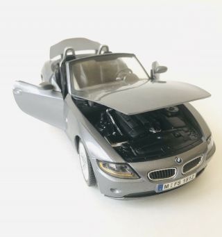 Maisto BMW Z4 Die Cast 1:18 Scale Model Car Grey 2