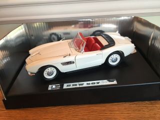 BMW 507 Coupe 1:18 Scale Diecast Car w/ Box Revell - - White with tonneau 4