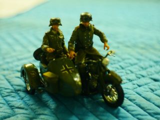 Ultimate Soldier German Motorcycle And Sidecar With Figures,  1:18 Scale 75